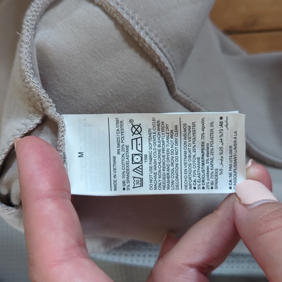 Old Navy Active - Light Beige T-Shirt Sweater M - Picture 6 of 6